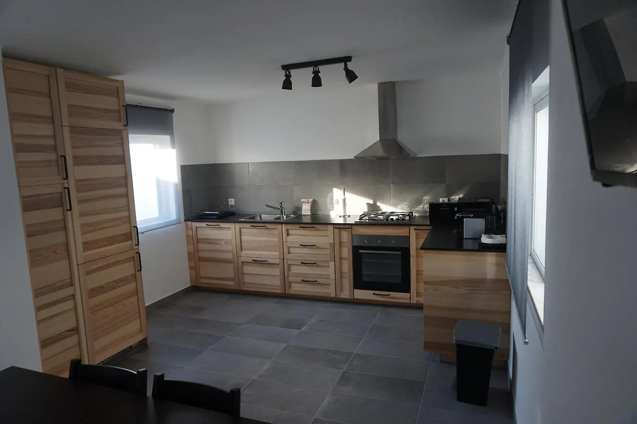 Trivial Pisao - Casa De Ferias, Para A Sua Familia Raposeira  Holiday home